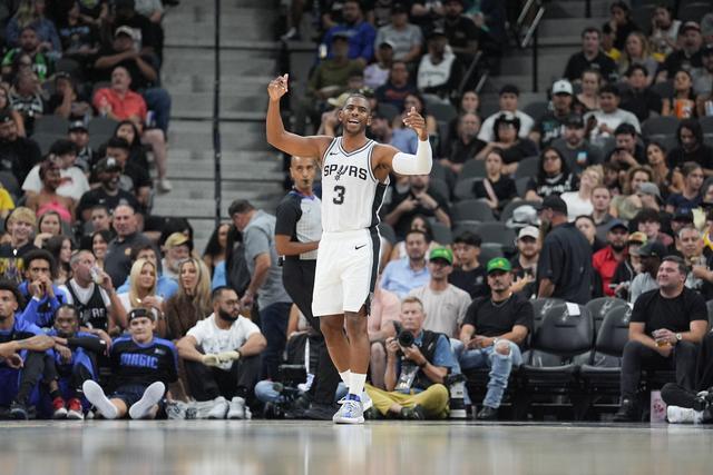 三亚亚沙会开幕在即 主媒体中心迎接媒体记者