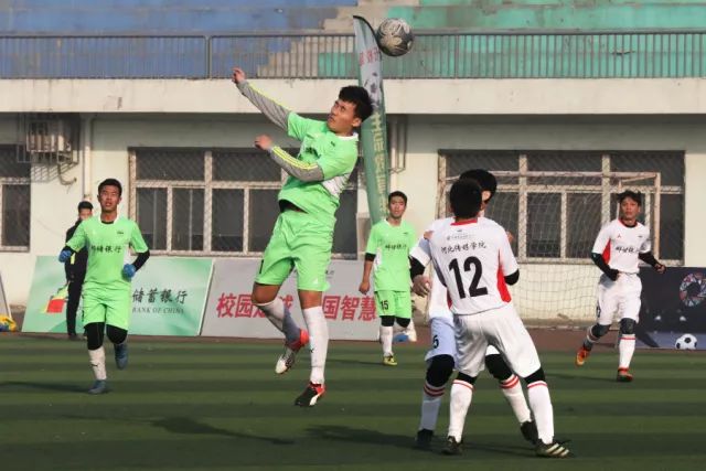 世界杯夺冠两周年，安东内拉晒梅西和金杯同框照