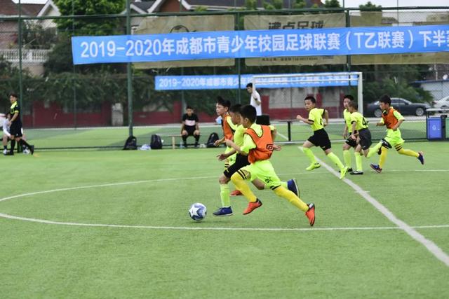 湖人官宣签回21岁前锋 夏季联赛场均4分3篮板