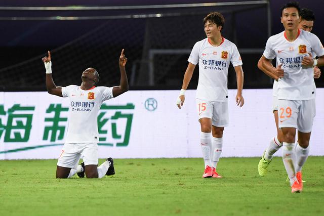 王晗:很多战术为麦克勒莫准备 希望他尽快注册